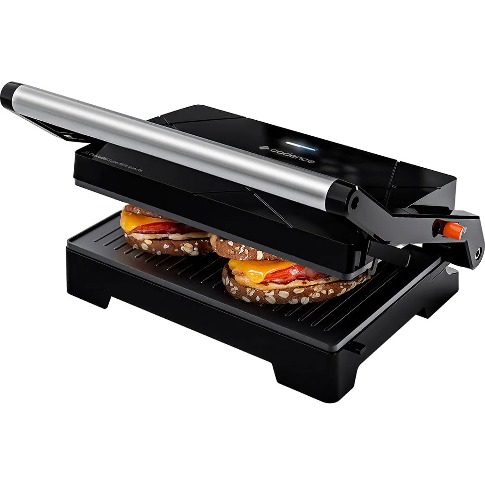 Grill Cadence GRL616 aberto, com alimentos nas duas chapas